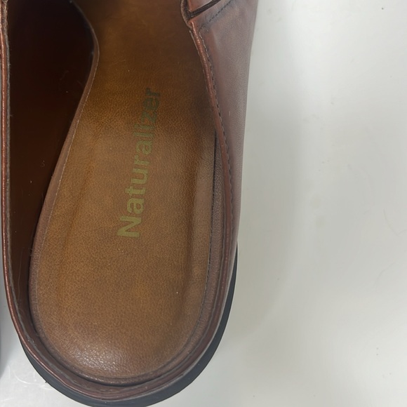 Naturalizer Quaint women’s 7m Brown leather heeled mules. - Picture 4 of 10